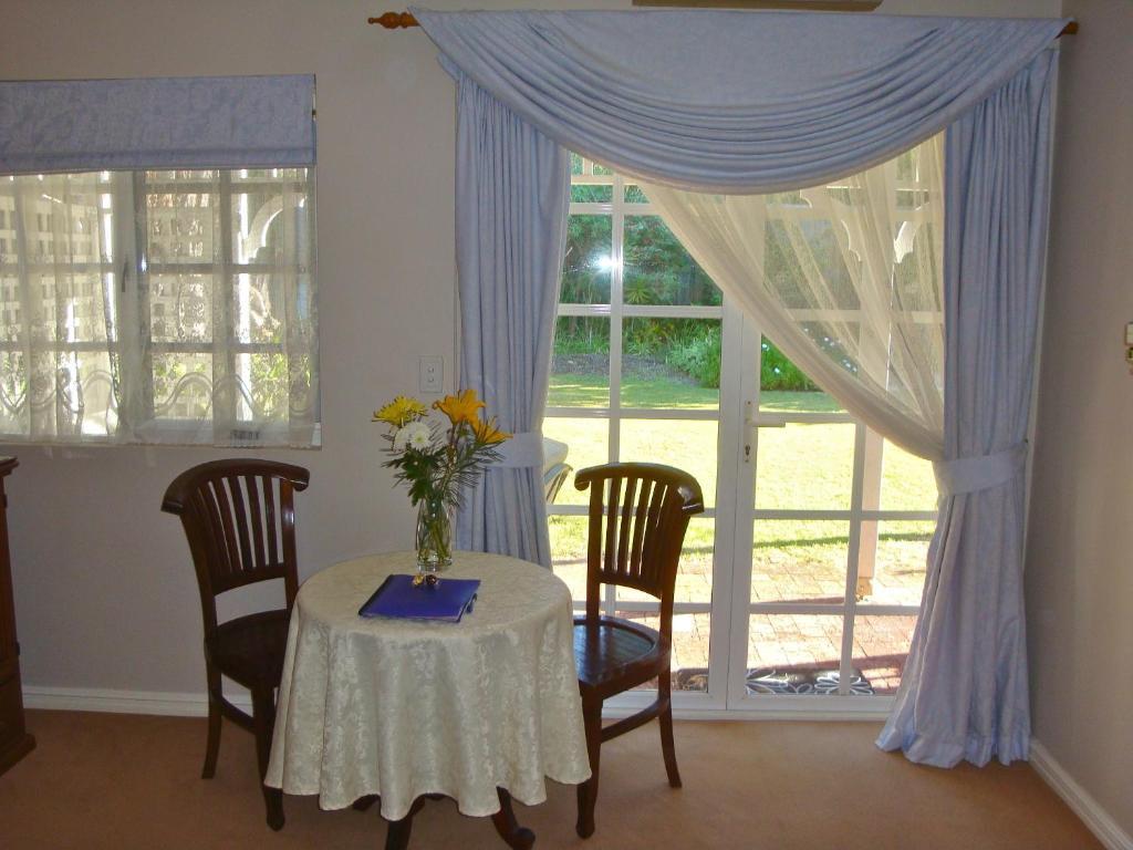Lanterns Retreats Villa Dunsborough Room photo